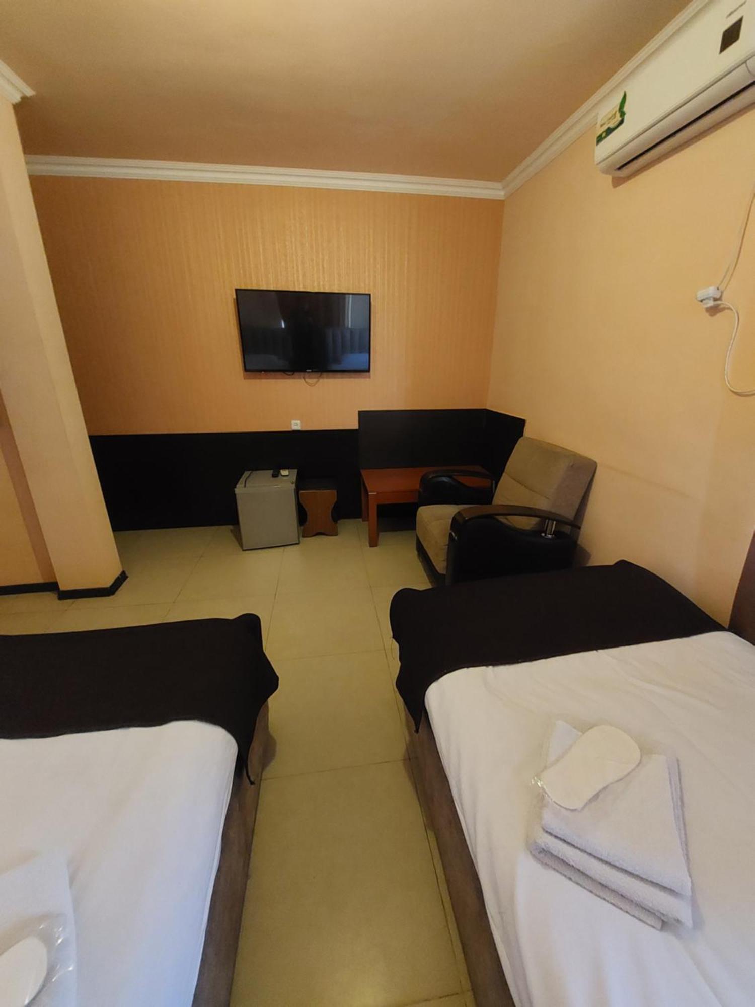Rp Hotel- Hostel Єреван Екстер'єр фото