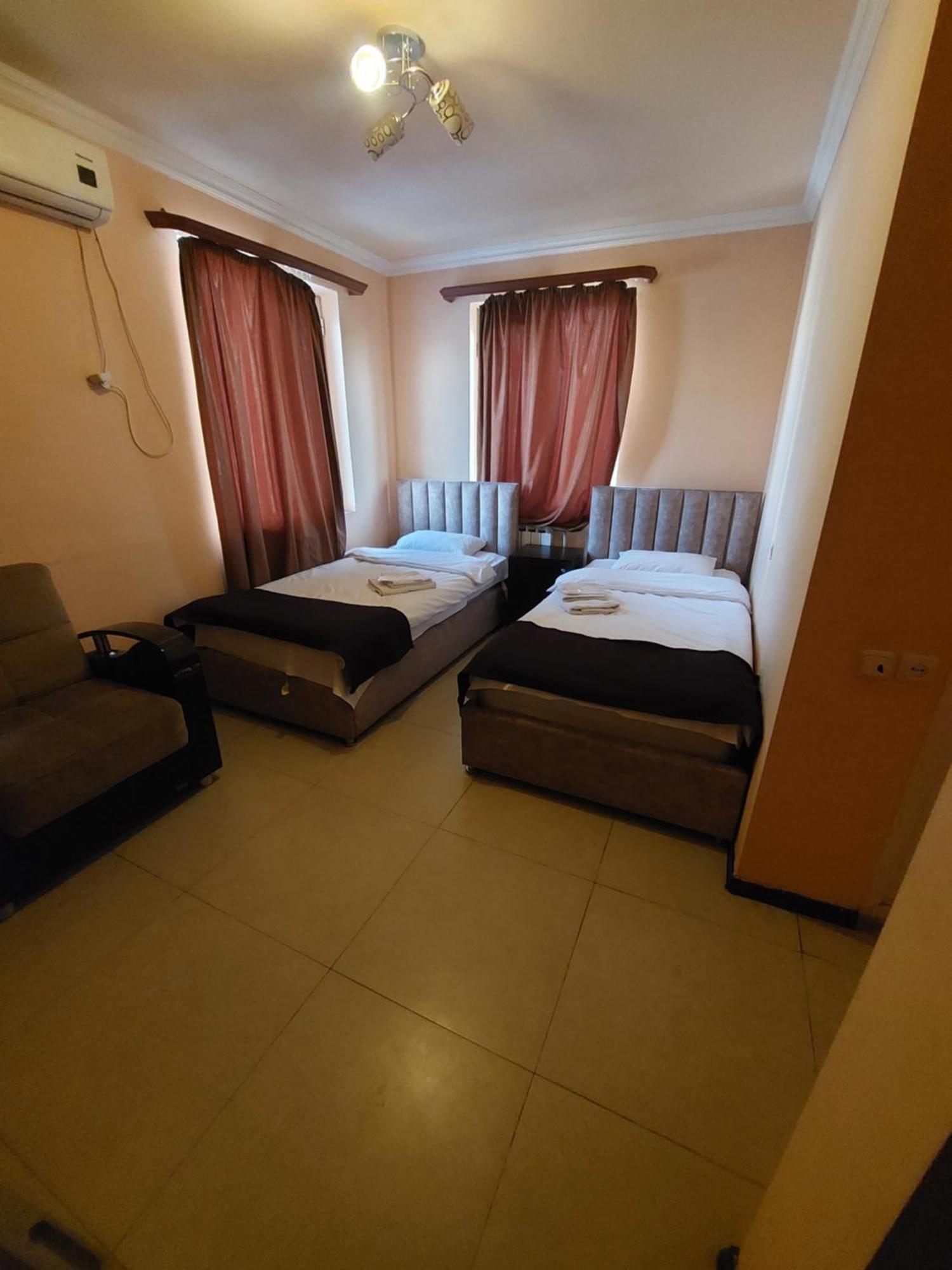 Rp Hotel- Hostel Єреван Екстер'єр фото