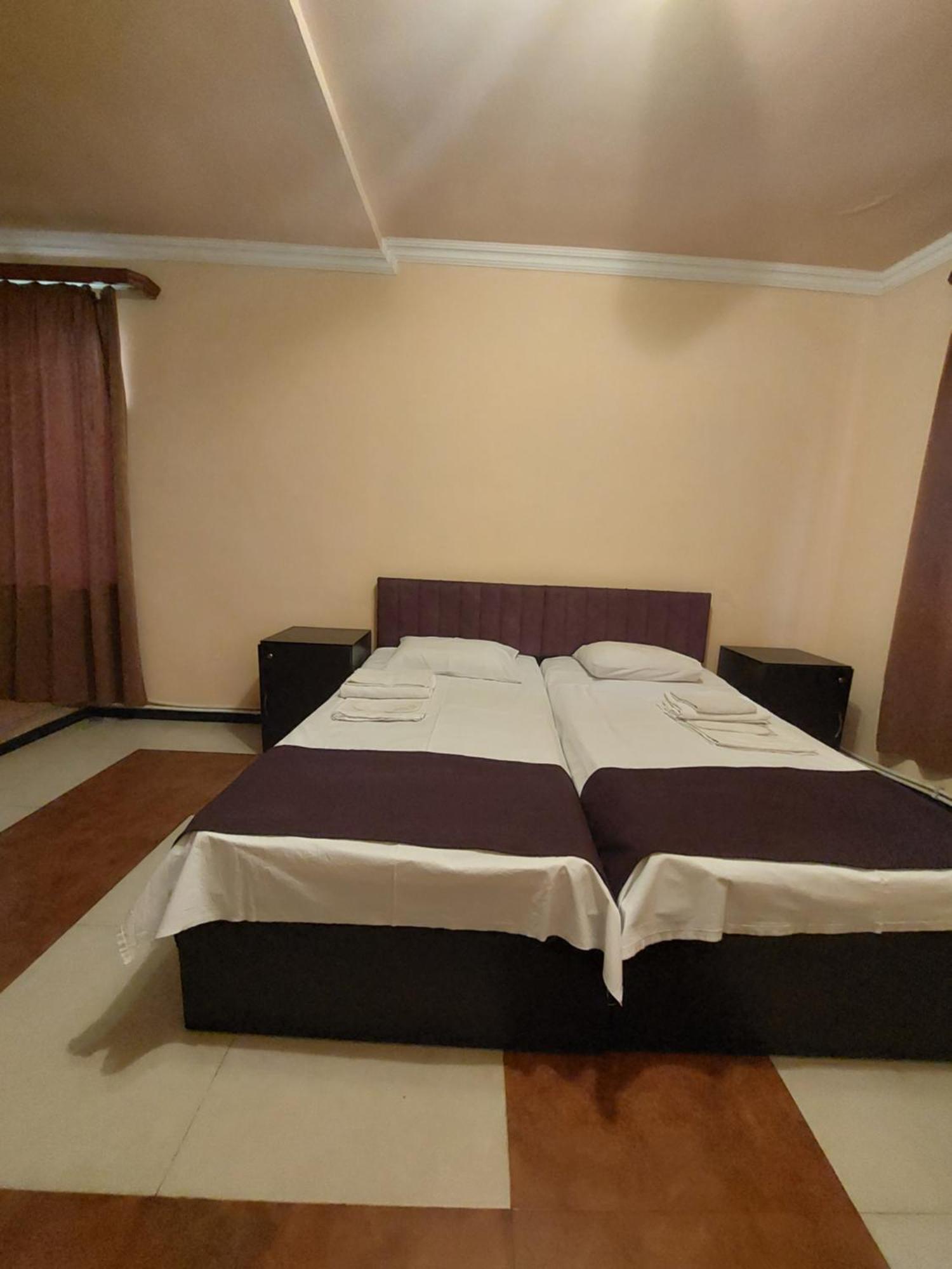 Rp Hotel- Hostel Єреван Екстер'єр фото